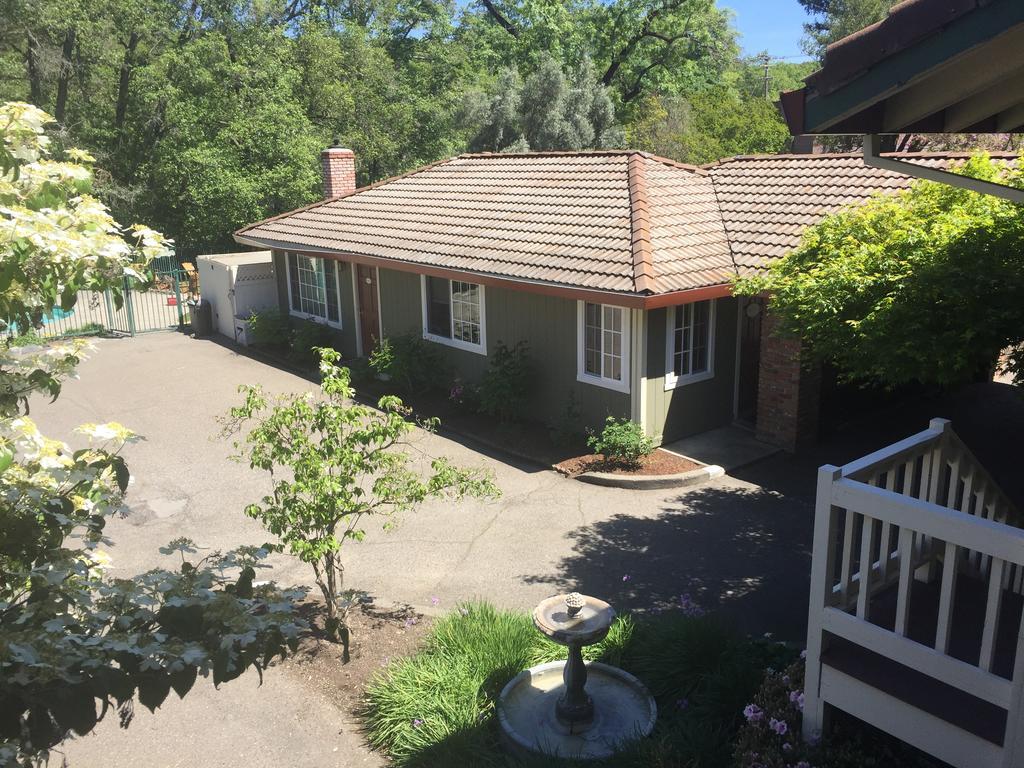 The Jack London Lodge เกลนเอลเลน ภายนอก รูปภาพ