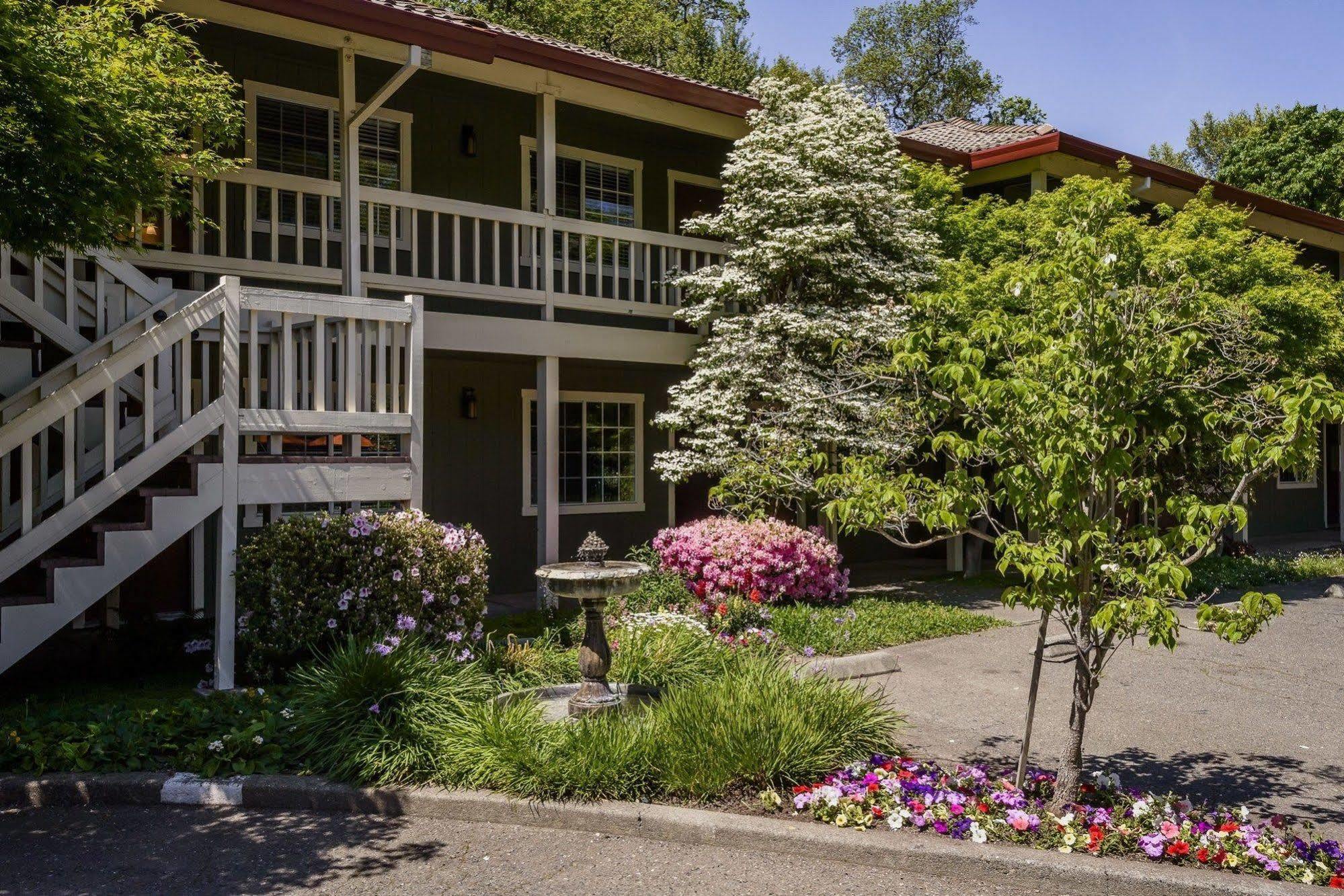 The Jack London Lodge เกลนเอลเลน ภายนอก รูปภาพ