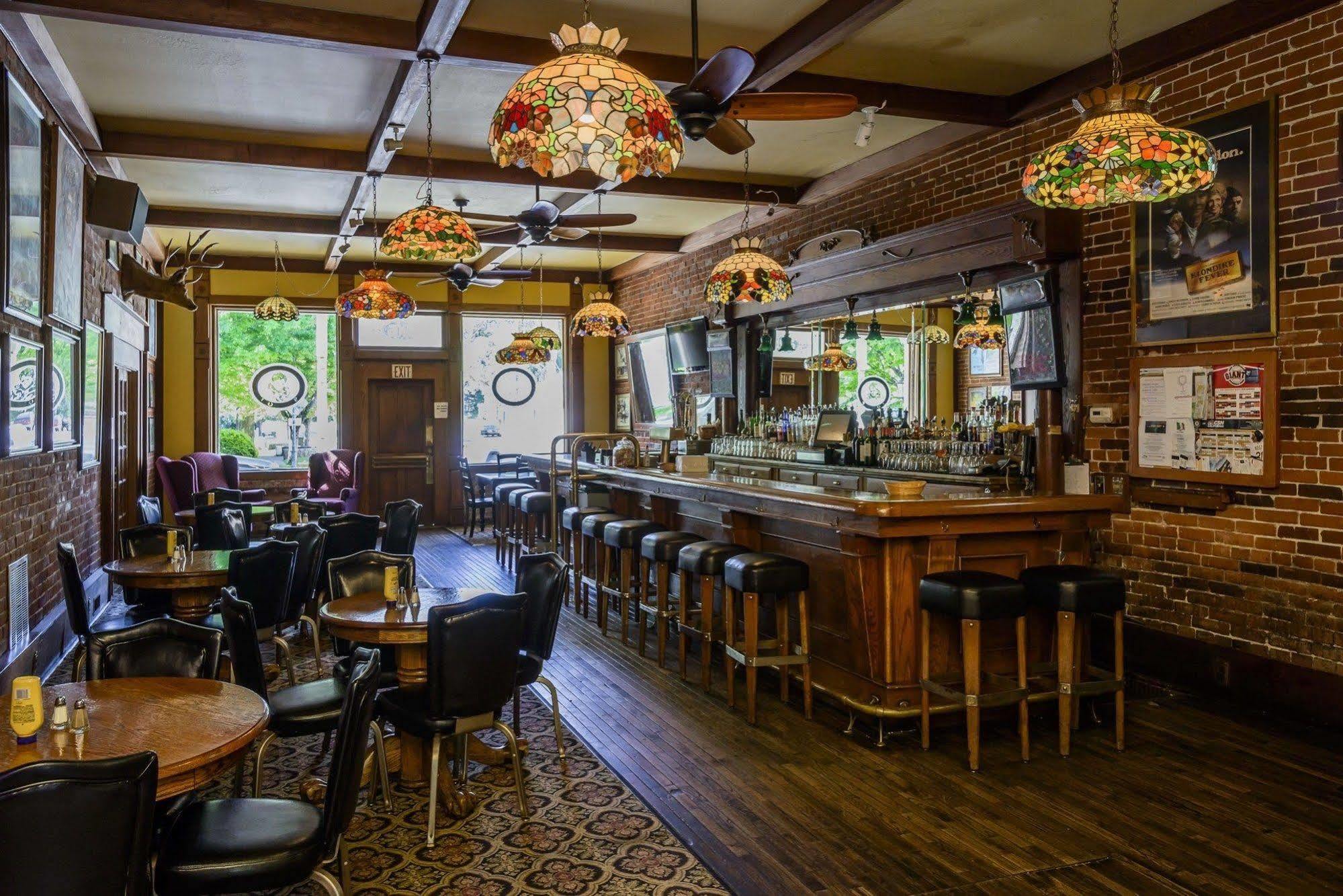 The Jack London Lodge เกลนเอลเลน ภายนอก รูปภาพ