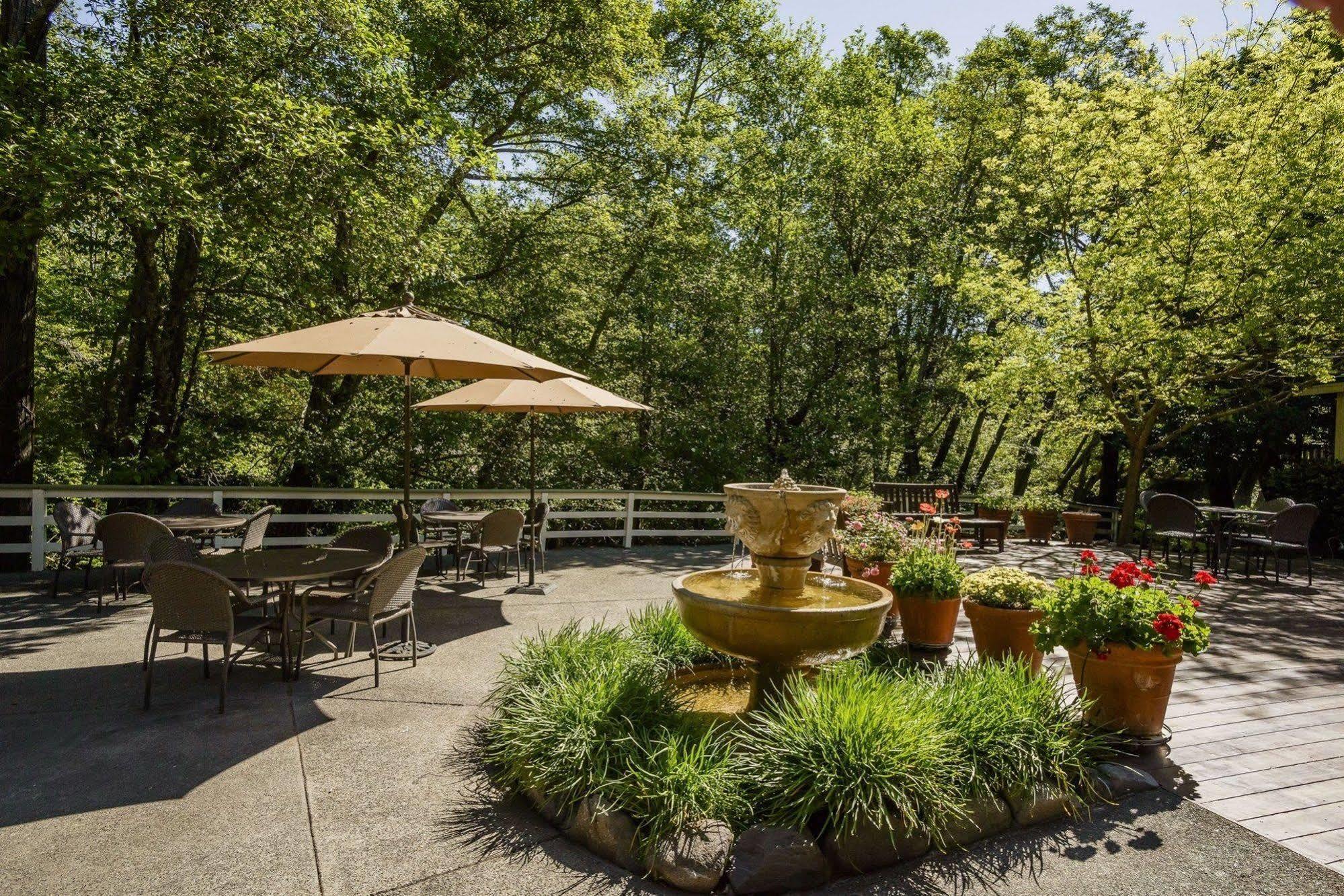 The Jack London Lodge เกลนเอลเลน ภายนอก รูปภาพ