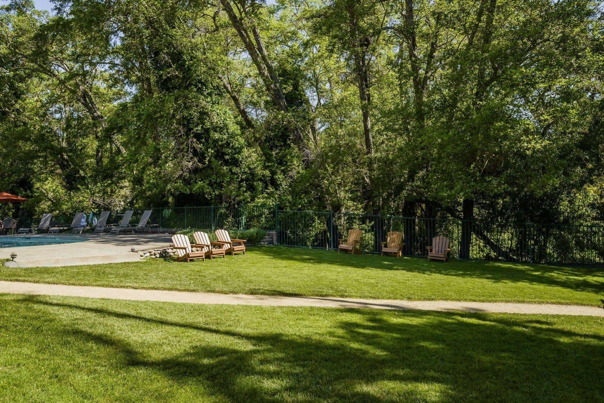 The Jack London Lodge เกลนเอลเลน ภายนอก รูปภาพ